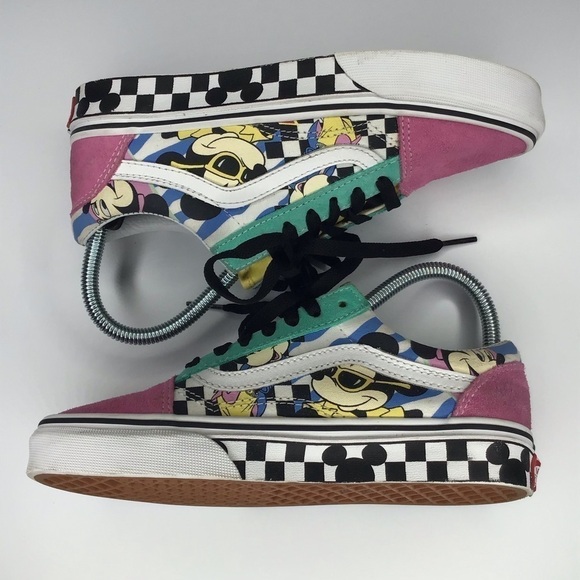 Vans x Disney Retro 80’s Mickey Mouse Old Skool Sneakers. - Picture 9 of 12